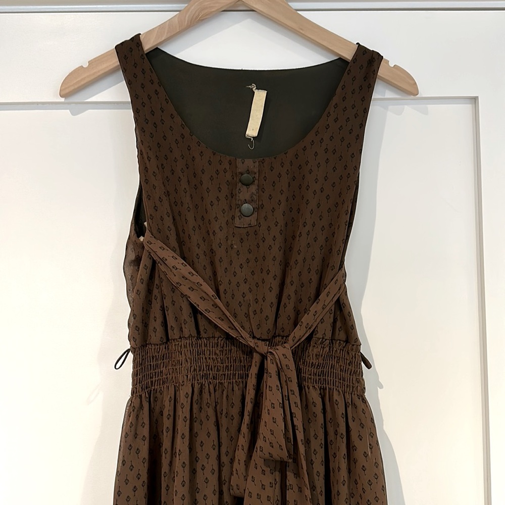 Vintage print dress with tie